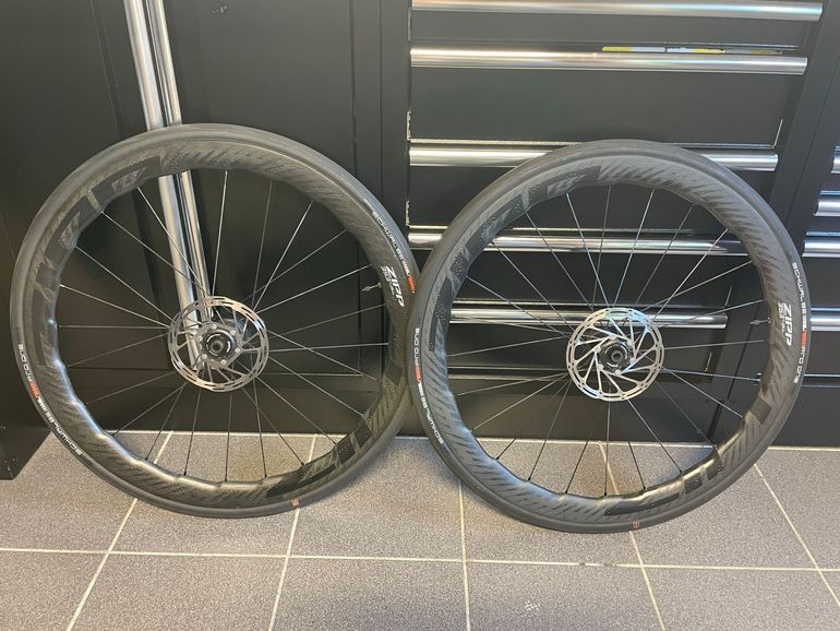 Used Zipp 353NSW Wheelset 2025 bike — image 5 of 9