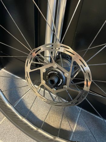 Used Zipp 353NSW Wheelset 2025 bike — image 2 of 9