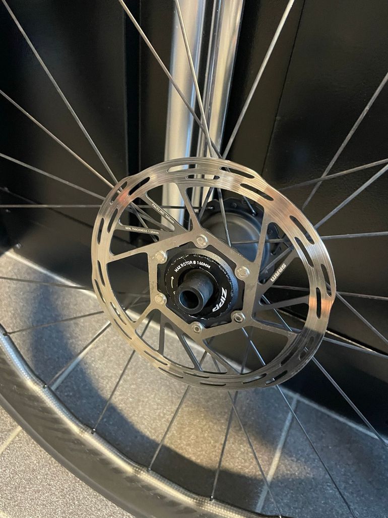 Used Zipp 353NSW Wheelset 2025 bike — image 2 of 9