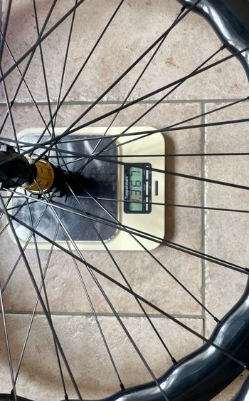 Used Artisanale Paire de roues carbone à disque compatibles tubeless 2026 bike — image 6 of 6