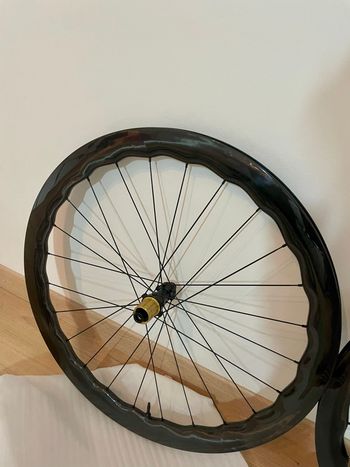 Used Artisanale Paire de roues carbone à disque compatibles tubeless 2026 bike — image 4 of 6