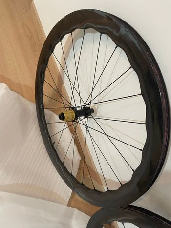 Used Artisanale Paire de roues carbone à disque compatibles tubeless 2026 bike — image 3 of 6