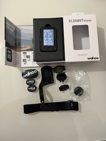 Wahoo, ELEMNT ROAM V1 GPS Bike Computer Bundle
