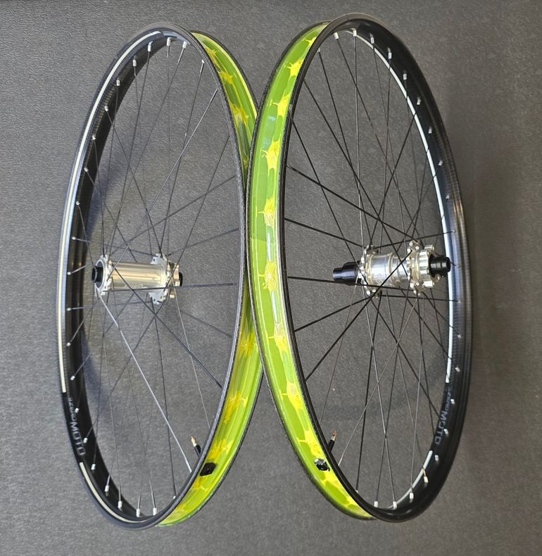 Used Zipp Vesper Hubs with 3 Zero Moto Carbon Rims 27.5 Boost XDR 6-bolt 2024 bike — image 9 of 9