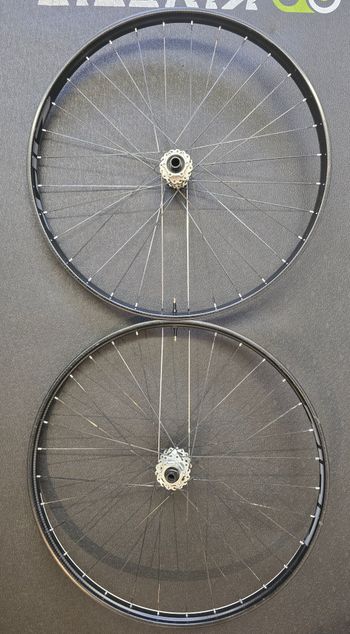 Used Zipp Vesper Hubs with 3 Zero Moto Carbon Rims 27.5 Boost XDR 6-bolt 2024 bike — image 5 of 9