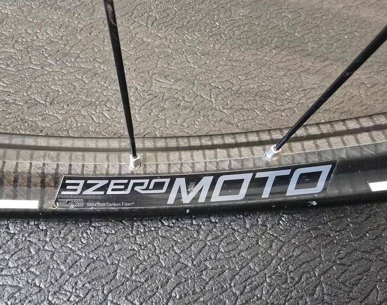 Used Zipp Vesper Hubs with 3 Zero Moto Carbon Rims 27.5 Boost XDR 6-bolt 2024 bike — image 2 of 9