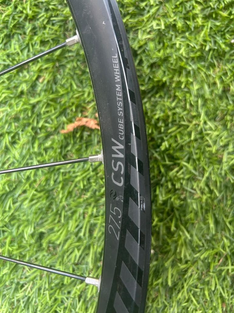 Used Dt Swiss CSW EM 2.7 27.5 MTB Enduro Non-Boost bike — image 4 of 6