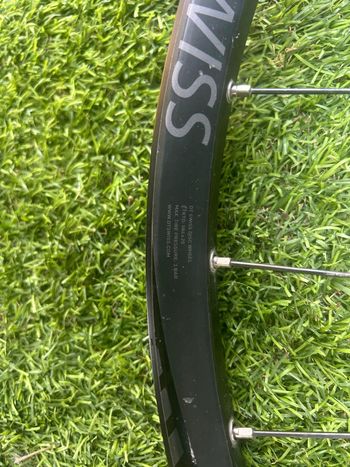 Used Dt Swiss CSW EM 2.7 27.5 MTB Enduro Non-Boost bike — image 3 of 6