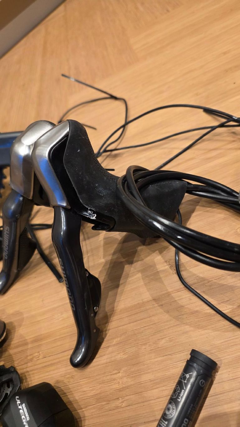 Used Shimano Ultegra 6870 Di2 11-speed 2018 bike — image 10 of 11