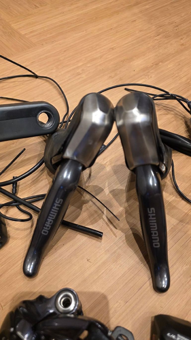 Used Shimano Ultegra 6870 Di2 11-speed 2018 bike — image 8 of 11