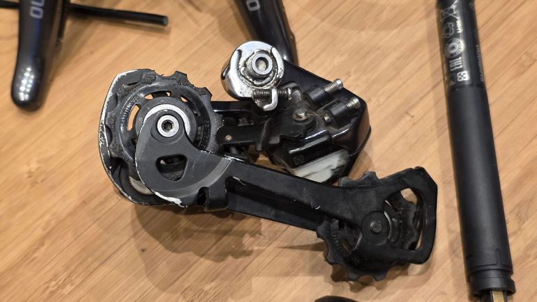 Used Shimano Ultegra 6870 Di2 11-speed 2018 bike — image 3 of 11