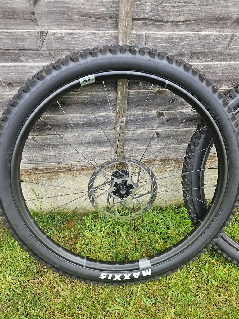 Used Crankbrothers Synthesis Enduro 7 Carbon Wheelset 2024 bike — image 5 of 5