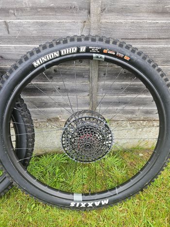 Used Crankbrothers Synthesis Enduro 7 Carbon Wheelset 2024 bike — image 3 of 5