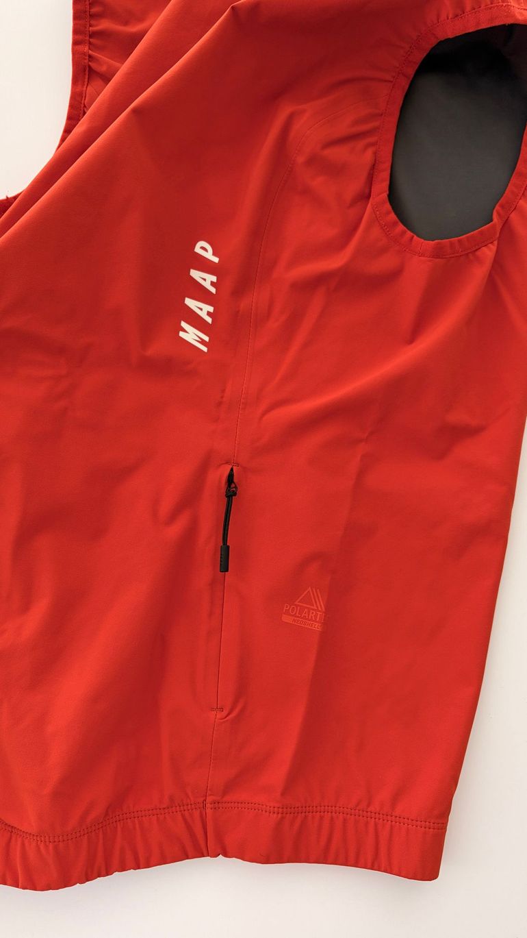 Used MAAP Chaleco Impermeable 2024 bike — image 1 of 7