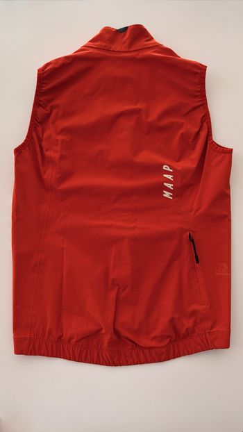 Used MAAP Chaleco Impermeable 2024 bike — image 3 of 7