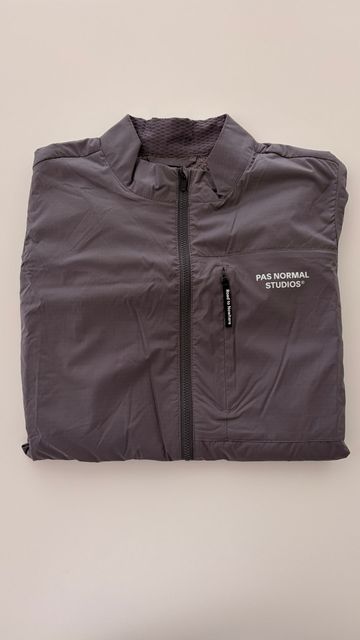Pas Normal Studios Essential Insulated Jacket 2025 Cycling Clothing usato