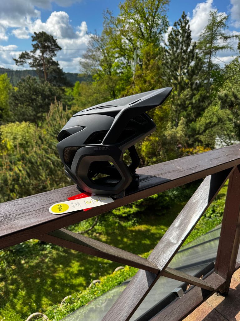 Used Alpina ROOT MIPS Helmet bike — image 1 of 4