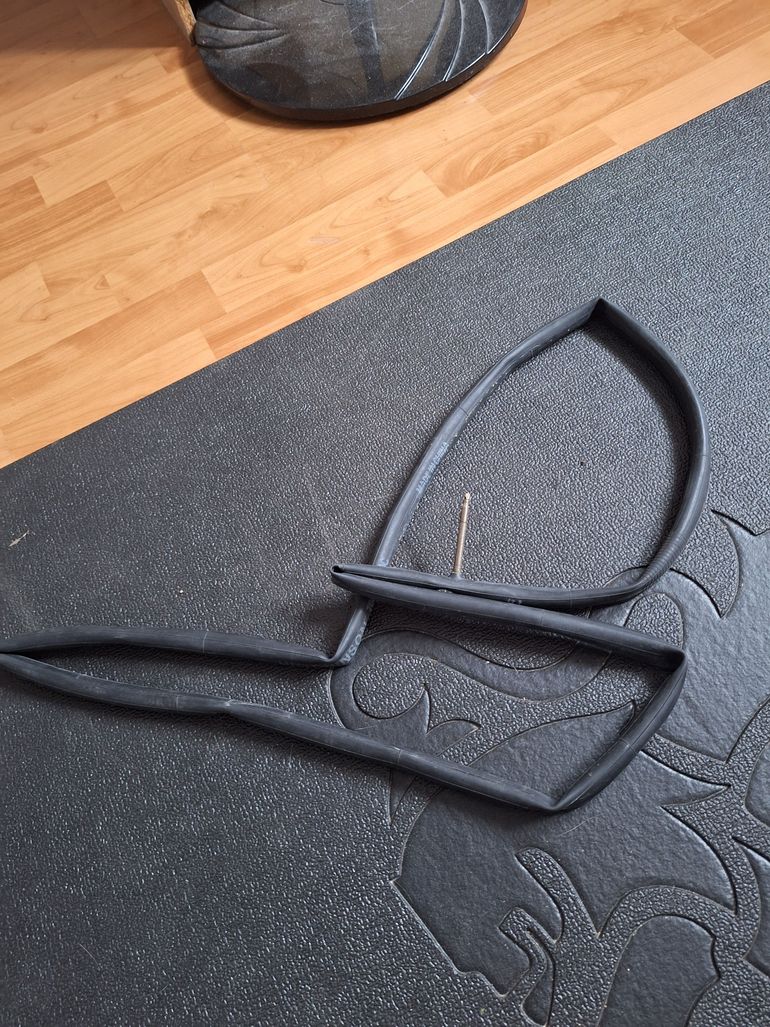Used Hutchinson Fusion 5 Tires Pair 2025 bike — image 6 of 11