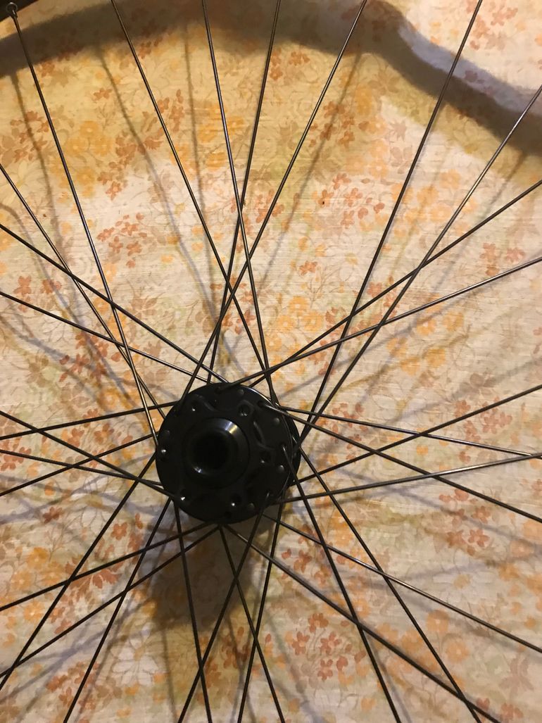 Used Autre Jantes DT Swiss H552 Moyeux Aivee MT2 bike — image 5 of 6