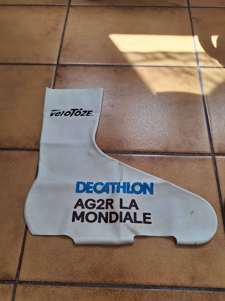 Used Velotoze Decathlon Ag2r 2024 bike — image 2 of 16