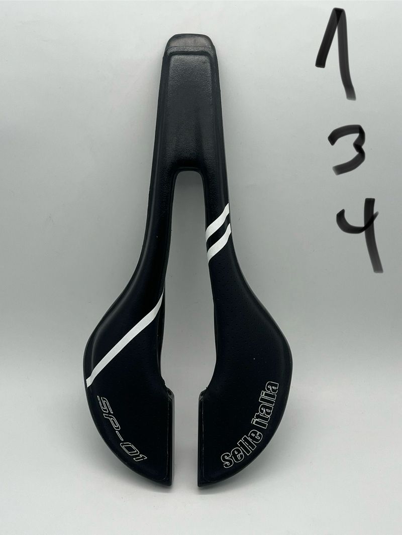 Tweedehands Selle Italia SP-01 Tekno Superflow Rennrad Sattel L3 Saddles & Seatposts