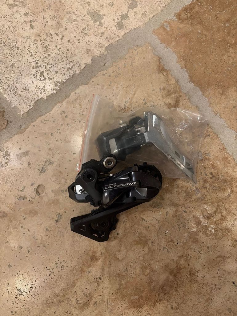 Used Shimano Ultegra R8000 Front and Rear Derailleur bike — image 1 of 2
