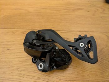 Used Shimano 105 Di2 RD-R7150 + FD-R7150 2025 bike — image 6 of 6