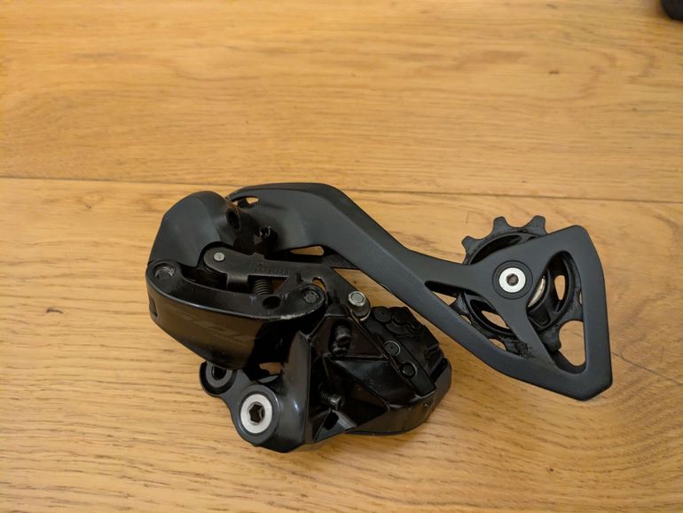 Used Shimano 105 Di2 RD-R7150 + FD-R7150 2025 bike — image 6 of 6