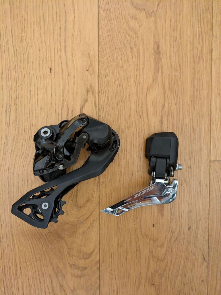 Used Shimano 105 Di2 RD-R7150 + FD-R7150 2025 bike — image 1 of 6
