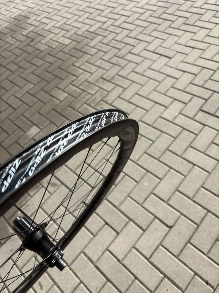 Used Zipp 353 NSW Tubeless Disc-brake Wheelset bike — image 16 of 23