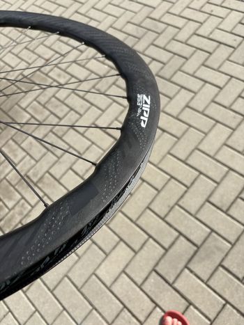 Used Zipp 353 NSW Tubeless Disc-brake Wheelset bike — image 21 of 23