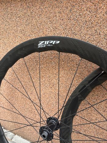 Used Zipp 353 NSW Tubeless Disc-brake Wheelset bike — image 2 of 7