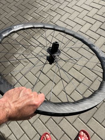 Used Zipp 353 NSW Tubeless Disc-brake Wheelset bike — image 19 of 23