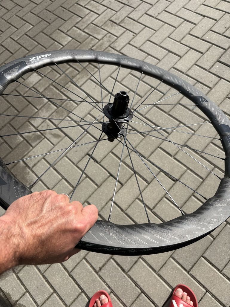 Used Zipp 353 NSW Tubeless Disc-brake Wheelset bike — image 19 of 23