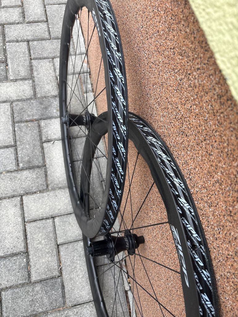 Used Zipp 353 NSW Tubeless Disc-brake Wheelset bike — image 3 of 7