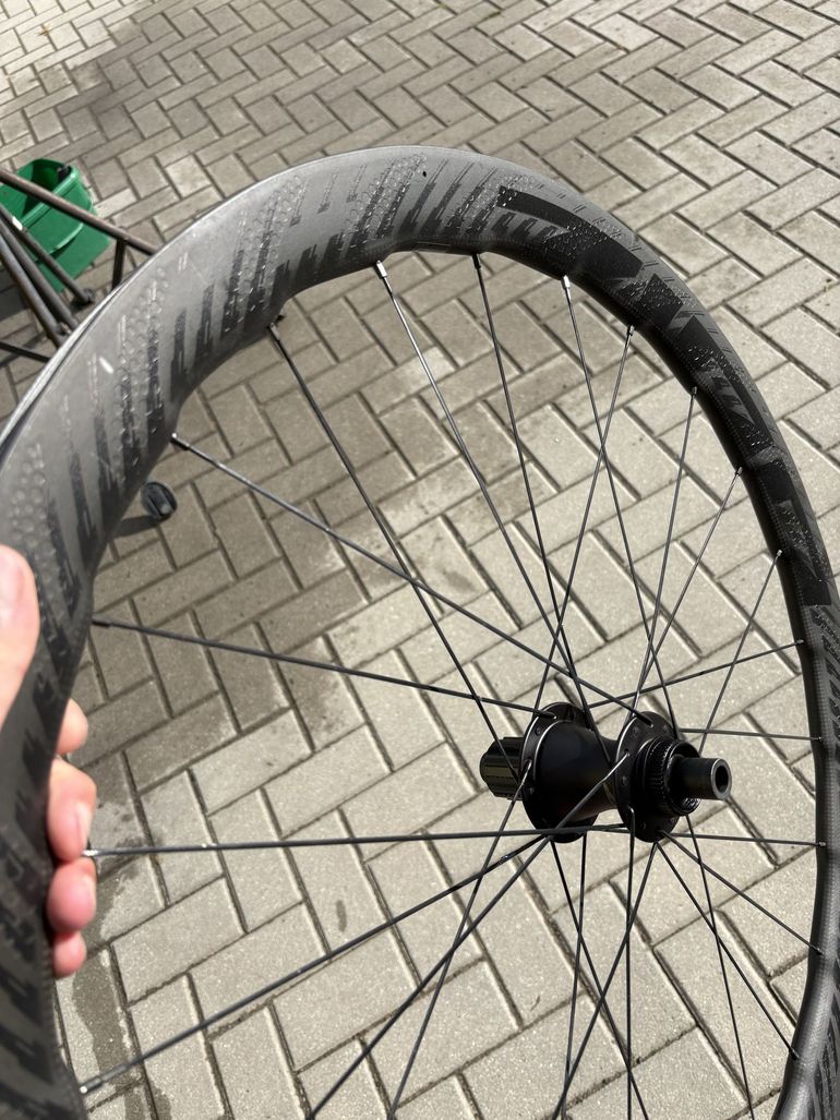 Used Zipp 353 NSW Tubeless Disc-brake Wheelset bike — image 12 of 23