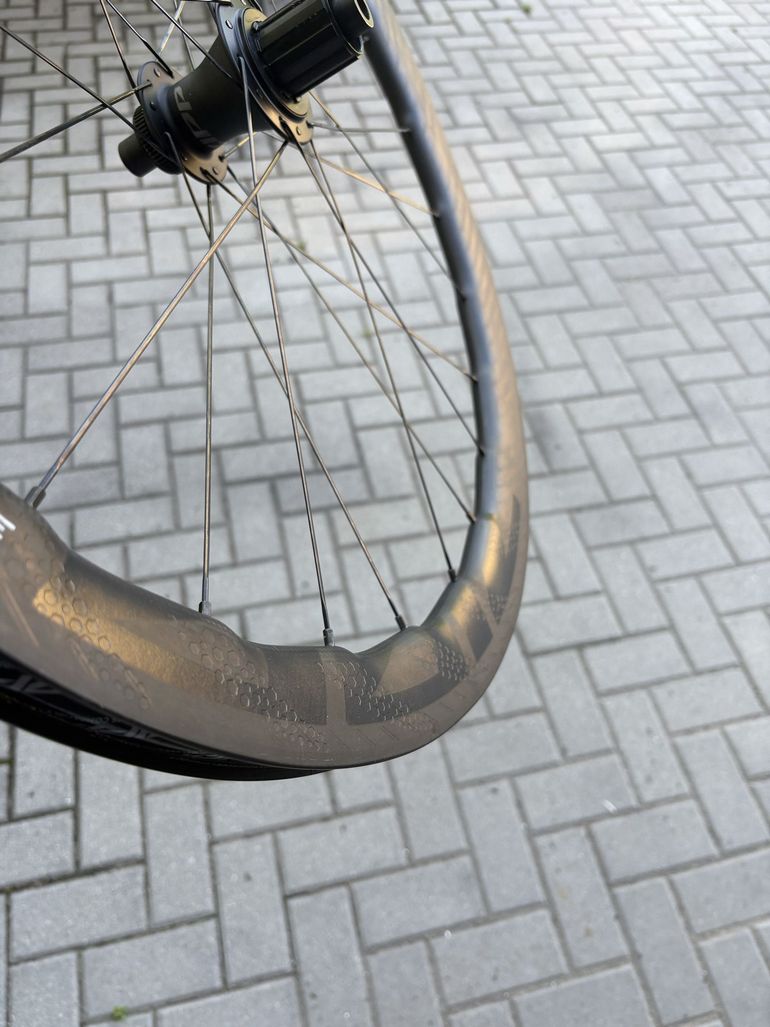 Used Zipp 353 NSW Tubeless Disc-brake Wheelset bike — image 24 of 31