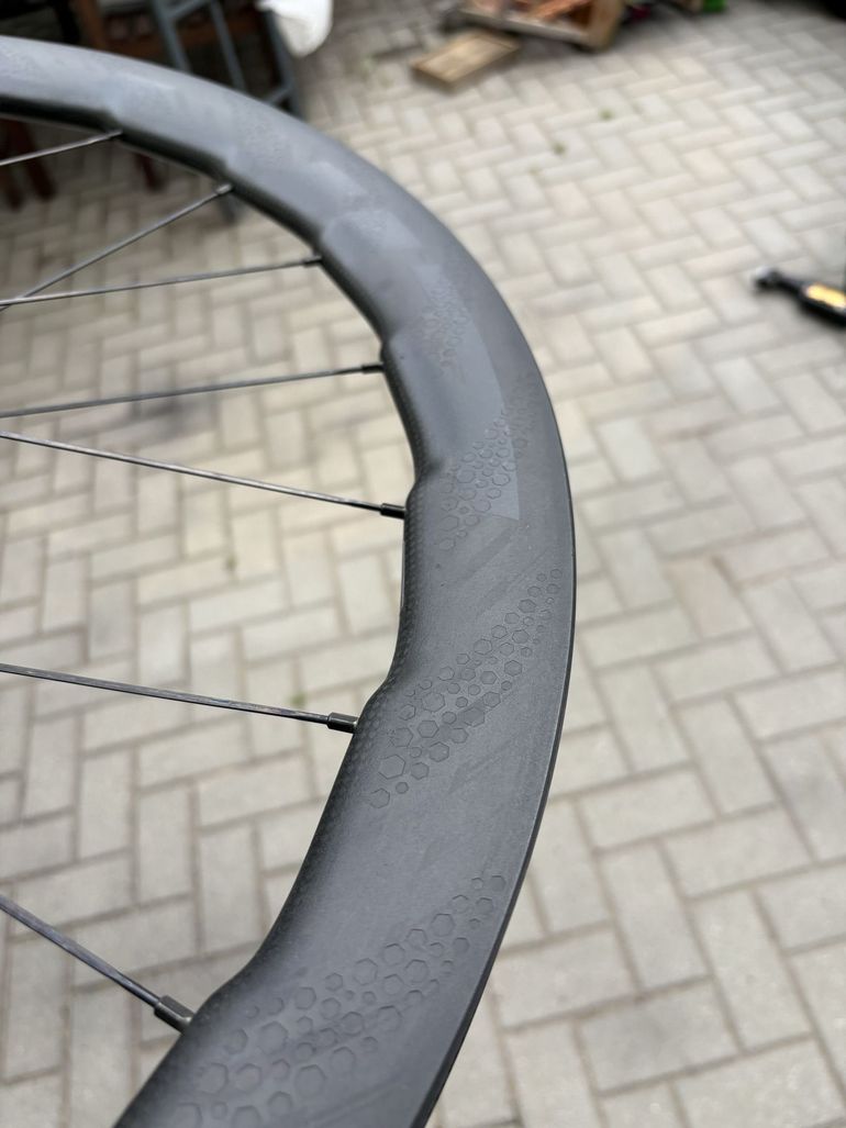 Used Zipp 353 NSW Tubeless Disc-brake Wheelset bike — image 11 of 31