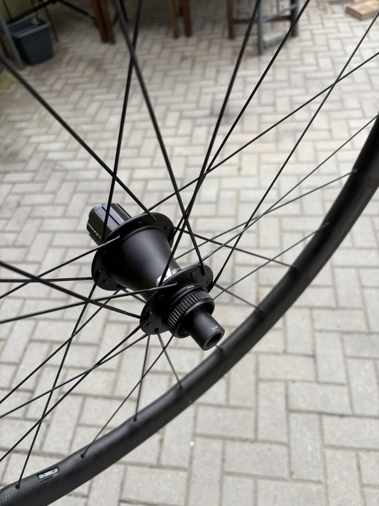 Used Zipp 353 NSW Tubeless Disc-brake Wheelset bike — image 15 of 31