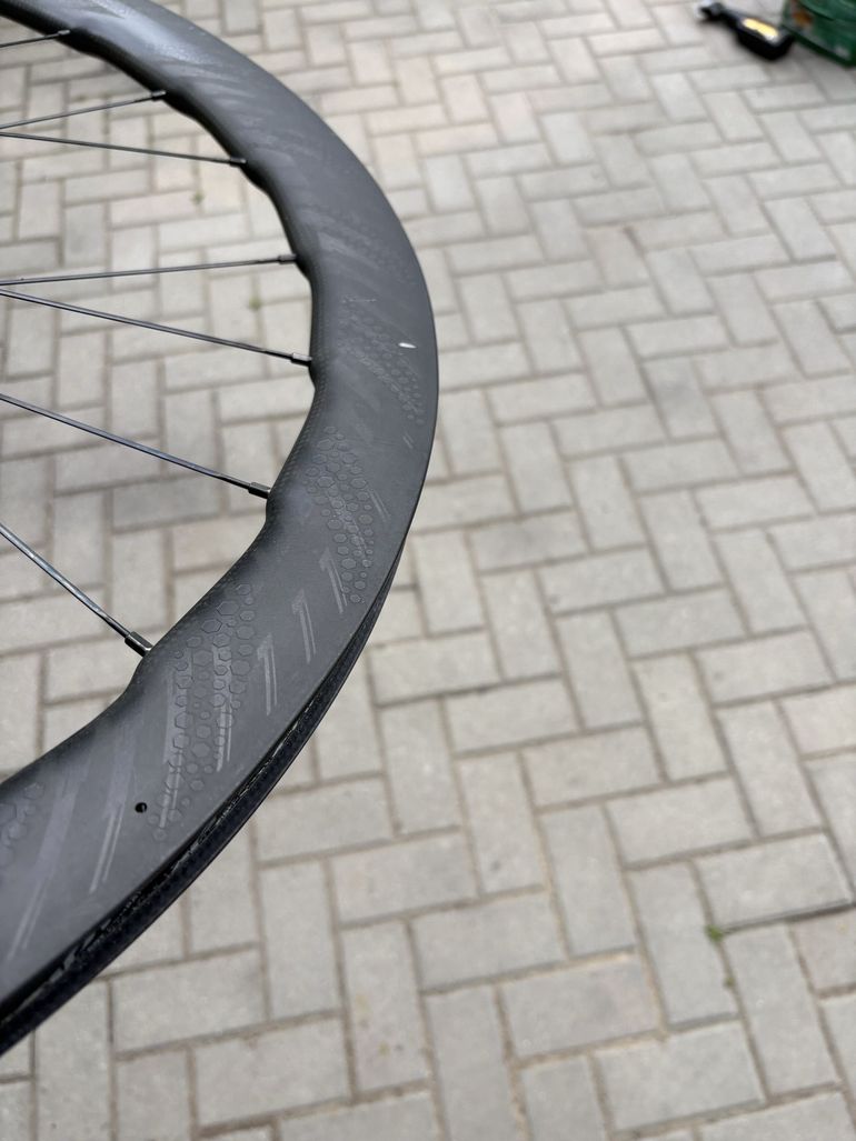 Used Zipp 353 NSW Tubeless Disc-brake Wheelset bike — image 16 of 31