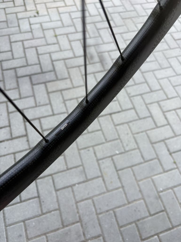 Used Zipp 353 NSW Tubeless Disc-brake Wheelset bike — image 30 of 31