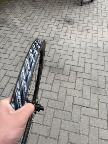 Used Zipp 353 NSW Tubeless Disc-brake Wheelset bike — image 19 of 31