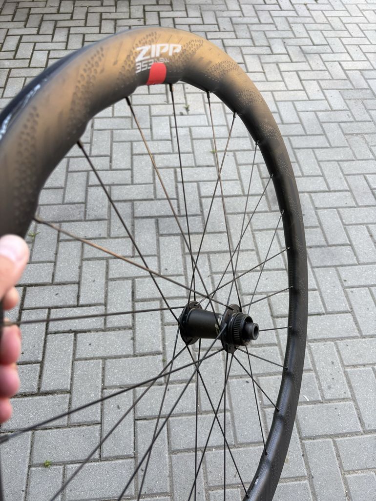 Used Zipp 353 NSW Tubeless Disc-brake Wheelset bike — image 27 of 31