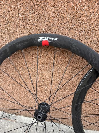 Used Zipp 353 NSW Tubeless Disc-brake Wheelset bike — image 3 of 4