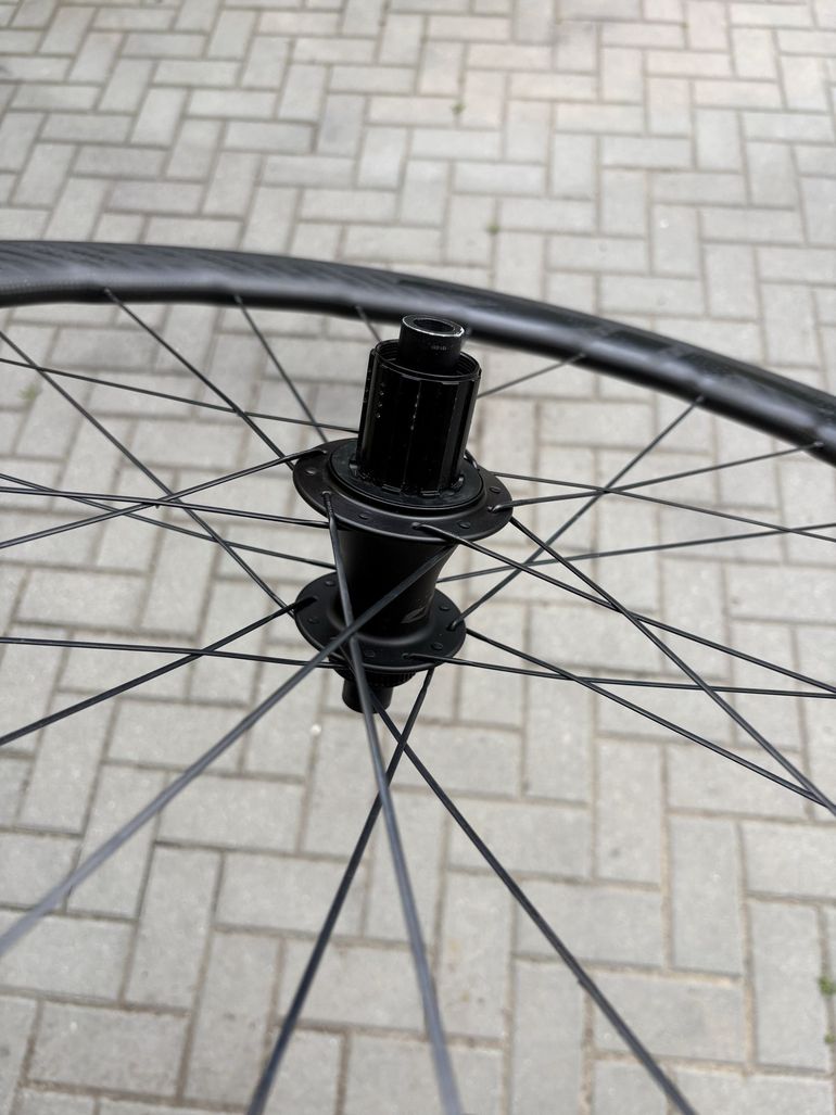 Used Zipp 353 NSW Tubeless Disc-brake Wheelset bike — image 18 of 31