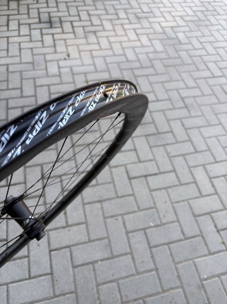 Used Zipp 353 NSW Tubeless Disc-brake Wheelset bike — image 28 of 31
