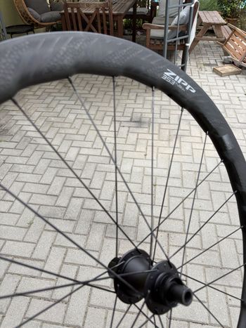 Used Zipp 353 NSW Tubeless Disc-brake Wheelset bike — image 17 of 31