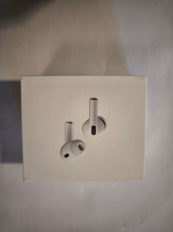 Used apple Airpods Pro 3 2026 bike — image 2 of 7
