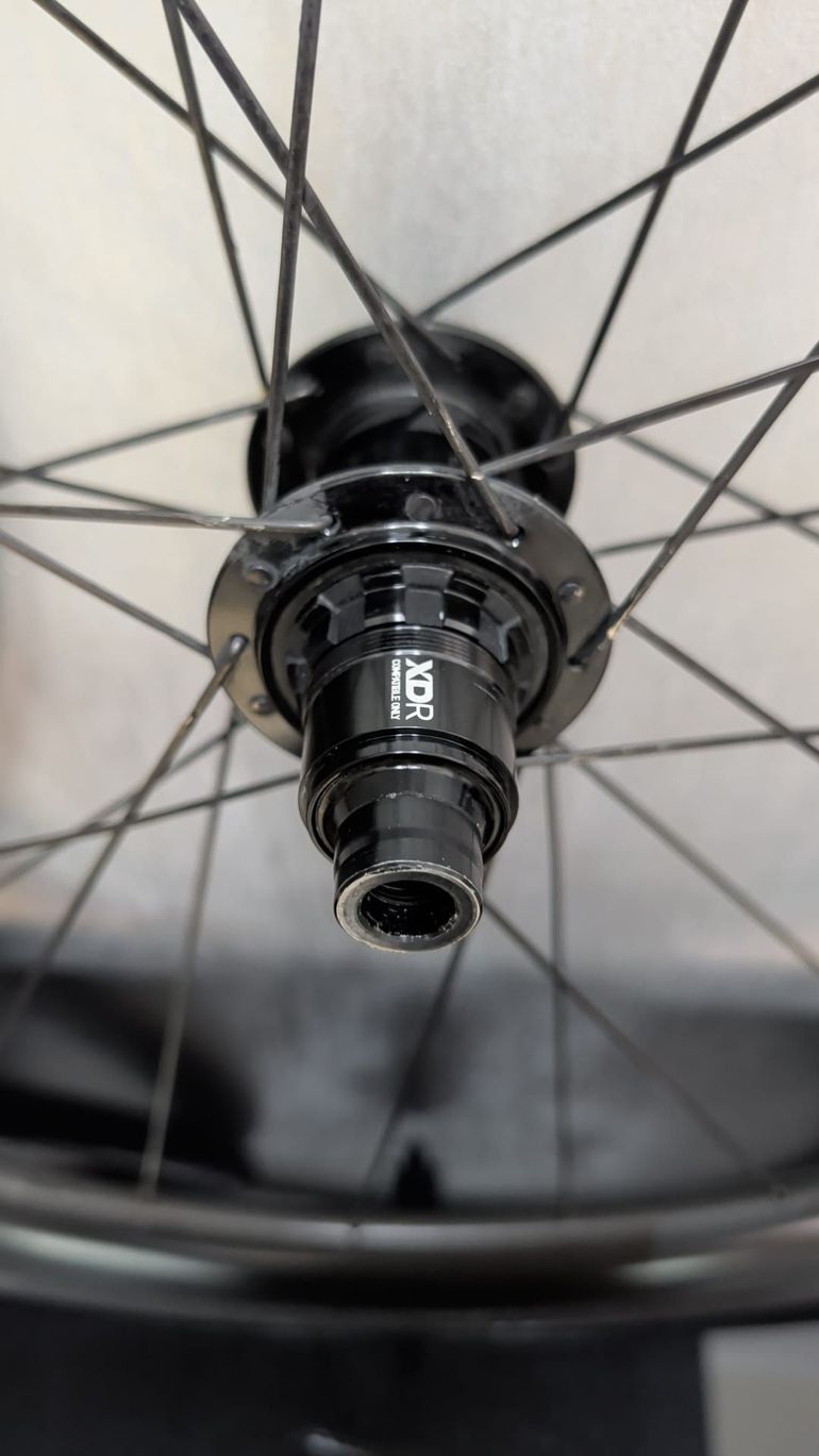 Used Zipp 303 S Carbon Tubeless Wheel 2025 bike — image 4 of 5