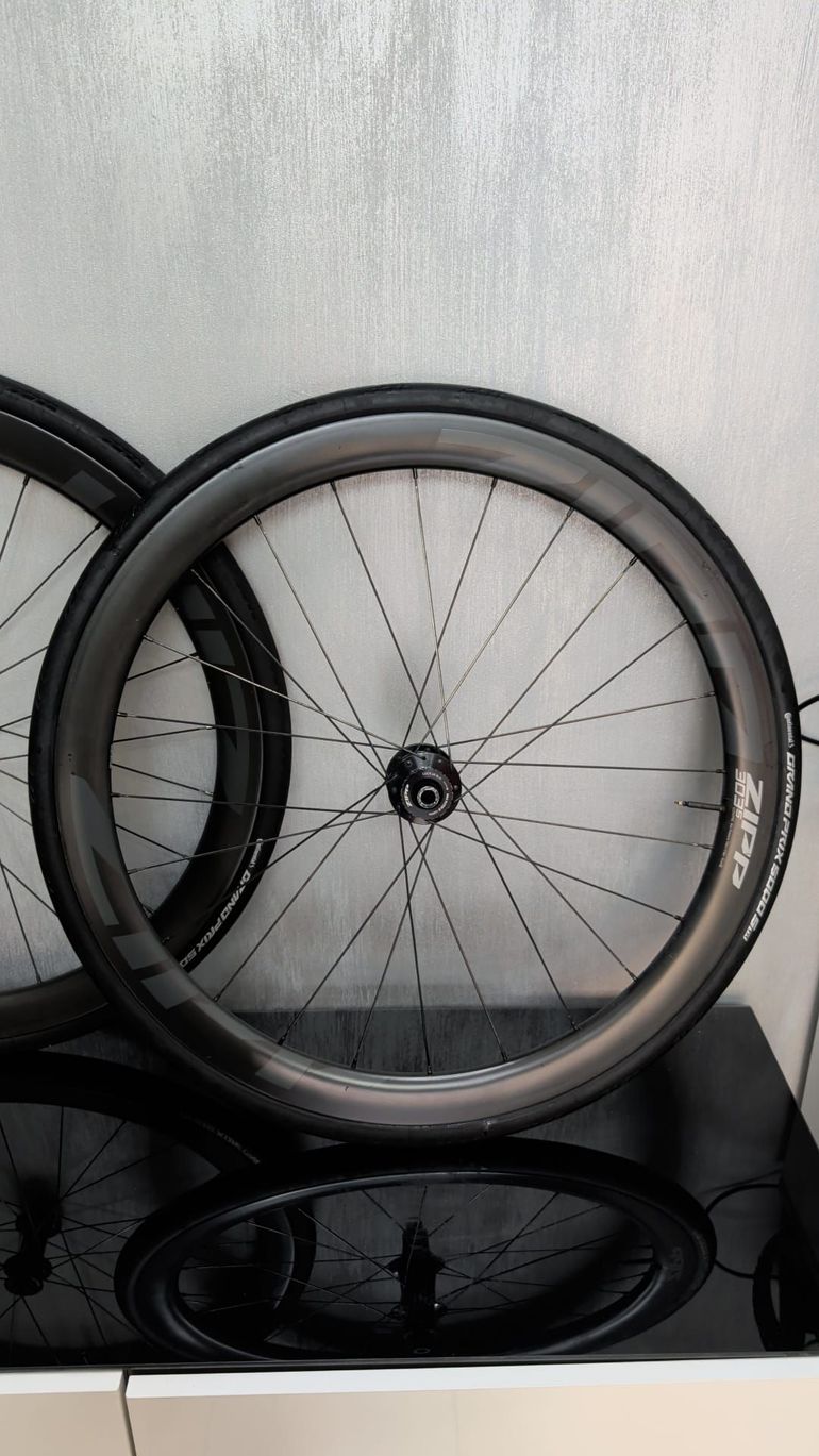 Used Zipp 303 S Carbon Tubeless Wheel 2025 bike — image 2 of 5